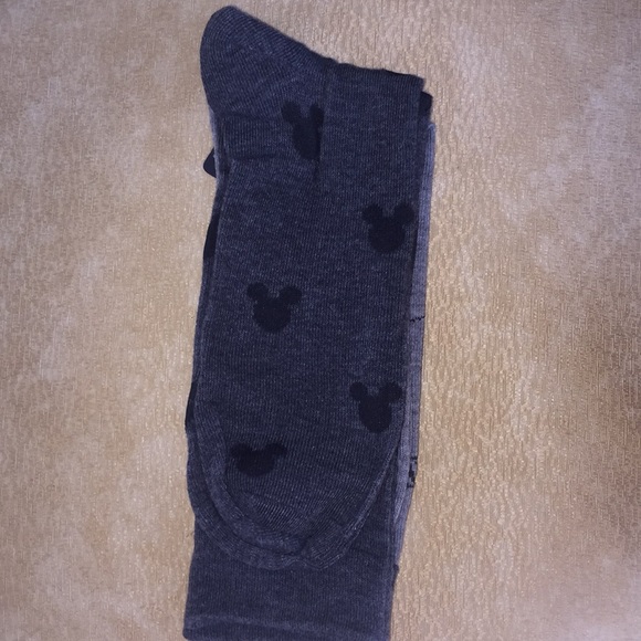 NWT-DISNEY’s Mickey Mouse Men’s Crew Socks 2 Pack - Picture 2 of 6